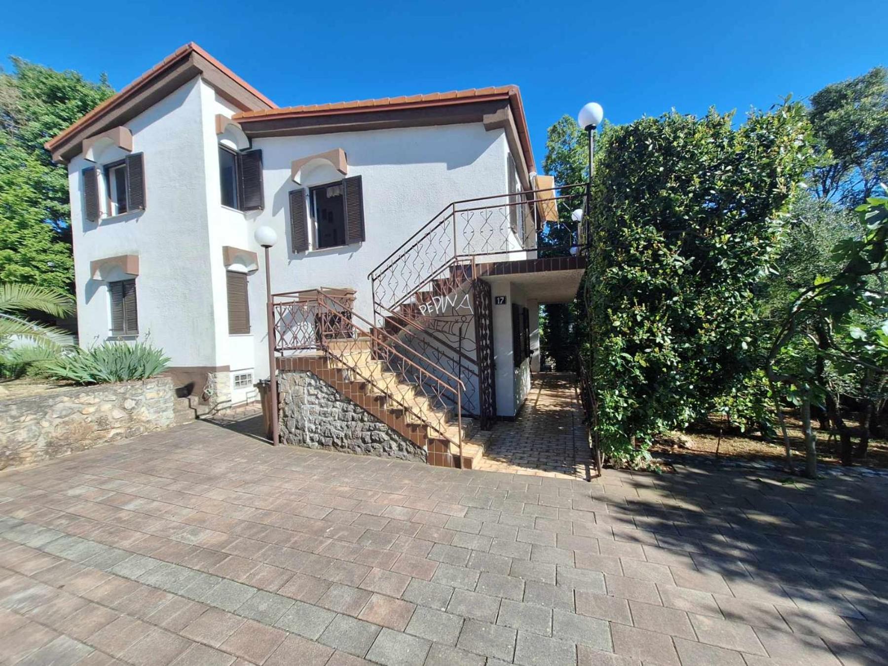 Krk Apartmani Pepina Пинезичи Экстерьер фото