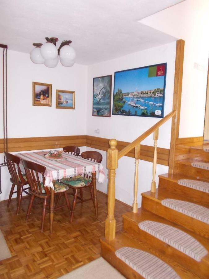 Krk Apartmani Pepina Пинезичи Экстерьер фото